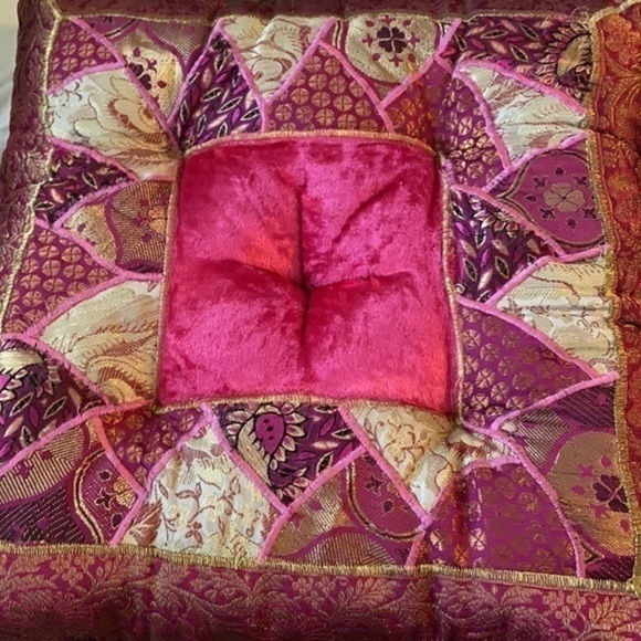 Set(2pillows)Taj Hotel / theme TaJ Mahal Home decor luxury pillows Tajluxurious - Picture 3 of 3